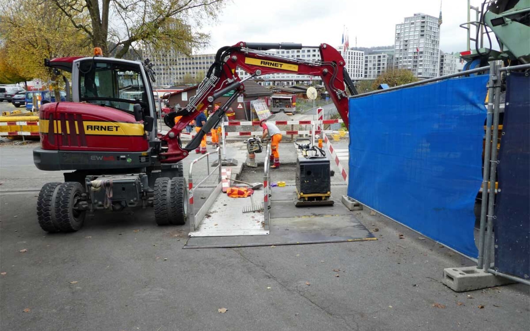 1 Seewaerme Rohre werden installiert