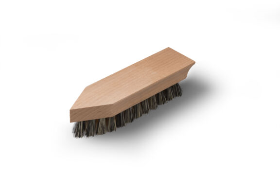 131402 Schuhputzbuerste Fieber mit Kranz